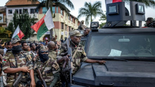 Des soldats malgaches rejoignent les milliers de manifestants à Antananarivo