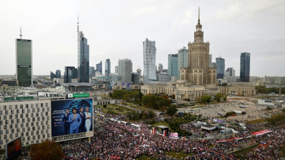 Pologne: l'opposition rassemble "environ un million" de personnes &agrave; Varsovie