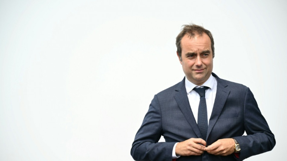 Sébastien Lecornu prend ses marques à Matignon, attendu au tournant par les oppositions.