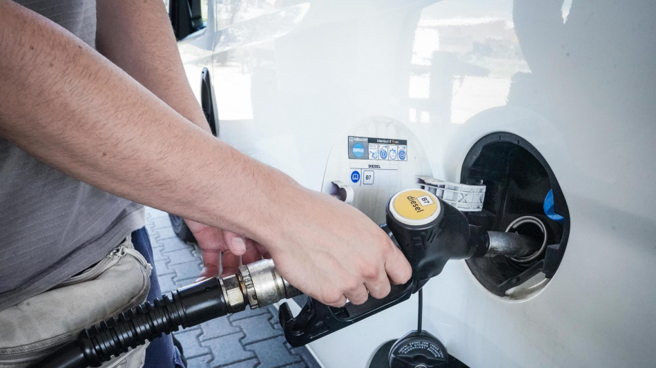 Stretta anti speculazione della Gdf su prezzi del carburante
