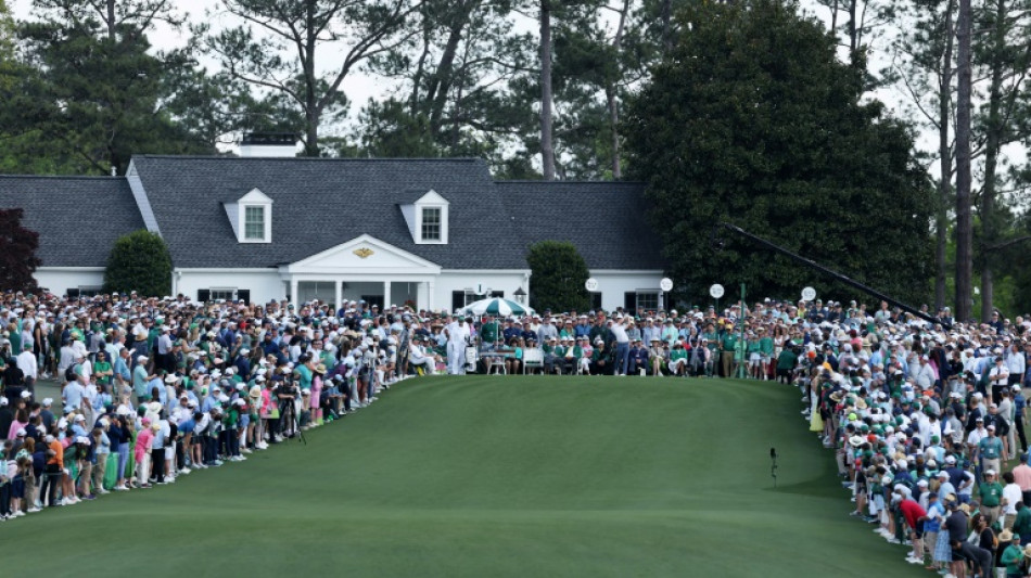 Sizzling start lifts McIlroy to Masters lead
