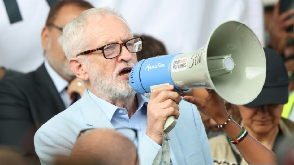 Jeremy Corbyn lanza su "nuevo partido socialista democr&aacute;tico" en Reino Unido