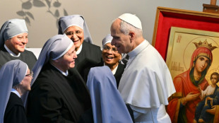 Pope visits Istanbul's Blue Mosque