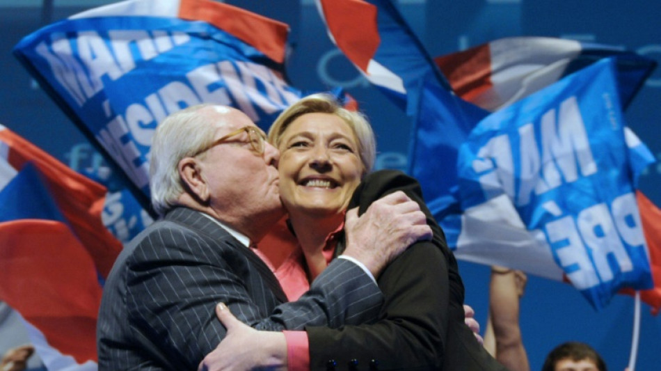 Hospitalizado hist&oacute;rico l&iacute;der de extrema derecha francesa Jean-Marie Le Pen