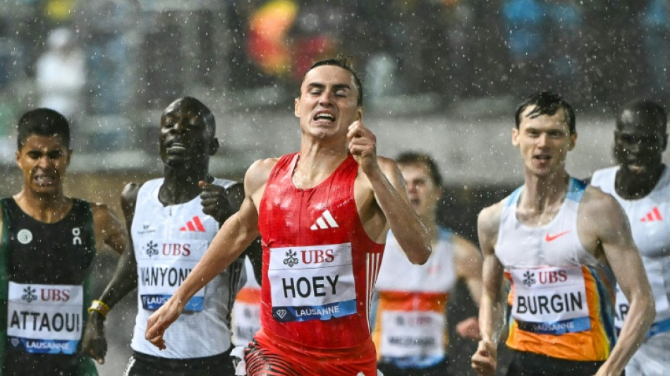 Americano Josh Hoey quebra recorde mundial nos 800 metros indoor