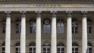 Borsa: Europa in calo, Parigi -0,77%