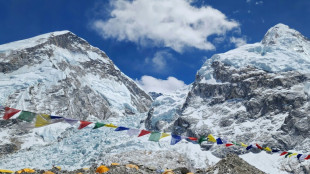 Nepali climbers kick off Everest summits