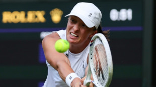 Swiatek e Krejcikova levam susto mas avançam à 3ª rodada em Wimbledon