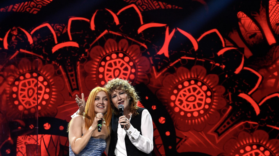 Boosta, Mannoia e Noemi sul palco per ricordare Gino Strada