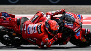 Weltmeister M&aacute;rquez bei Sturz verletzt
