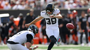 Jaguars down Eagles with wild field goal finish in London