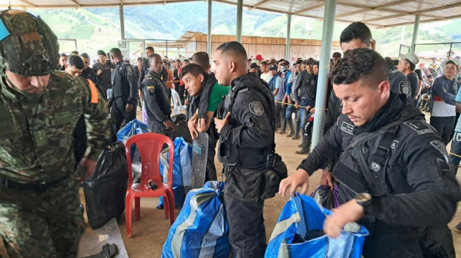 Liberan a 29 polic&iacute;as y militares retenidos desde el jueves en el suroeste de Colombia