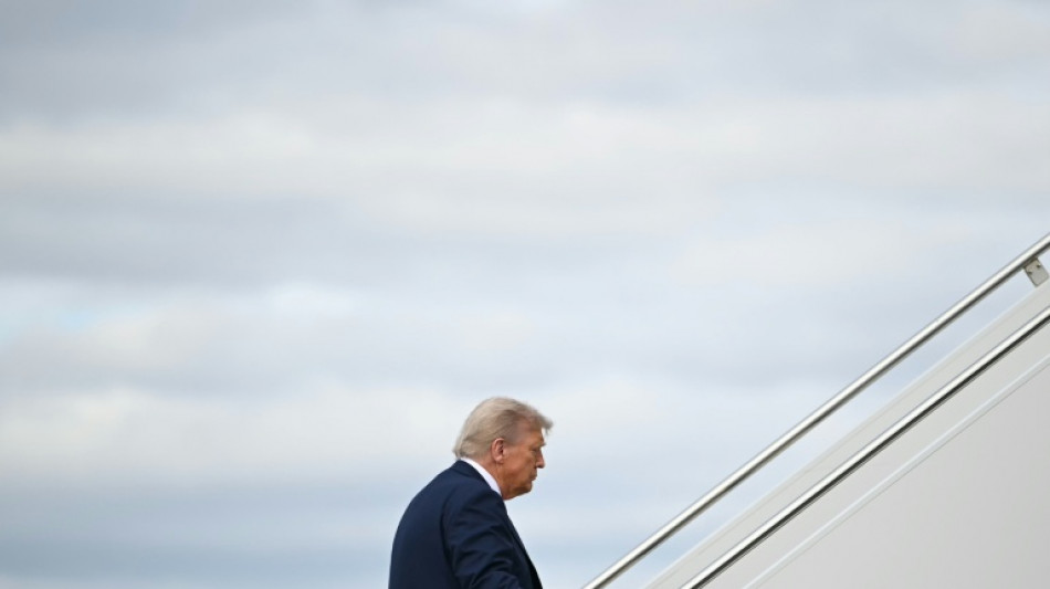 Trump quer acabar com voto por correio nos EUA