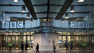 La BBC doit "se battre" pour d&eacute;fendre son journalisme, dit le DG sortant