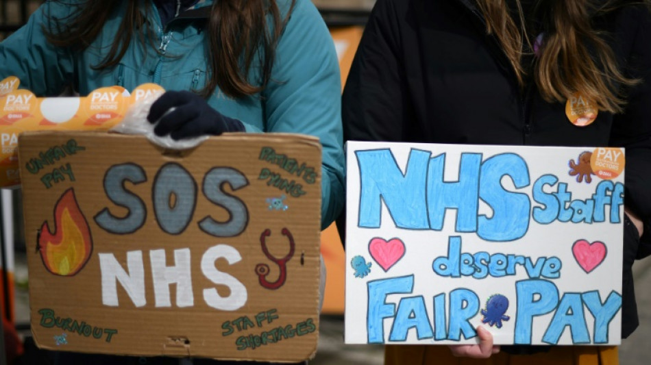 Assistenz&auml;rzte in England starten l&auml;ngsten Streik in der Geschichte des NHS