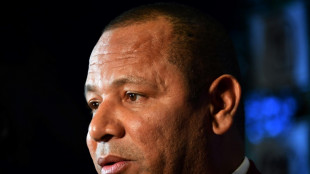 Pai de Neymar nega que vá pagar fiança de Daniel Alves