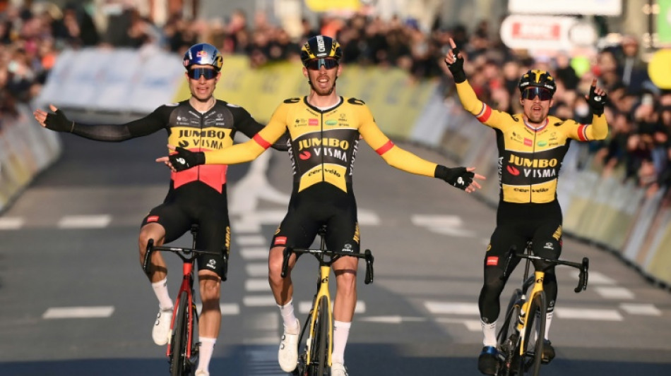 Paris-Nice: tripl&eacute; Jumbo dans la 1re &eacute;tape, Laporte en jaune 