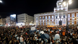 Multid&atilde;o protesta em Madri contra despejo de mulher de 87 anos