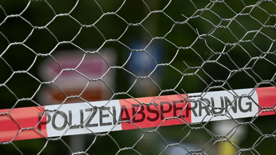 Baden-W&uuml;rttemberg: 37-J&auml;hriger erschie&szlig;t Ehefrau auf offener Stra&szlig;e