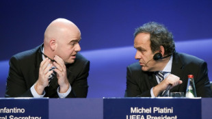 Foot: "Infantino a vir&eacute; autocrate", accuse Michel Platini
