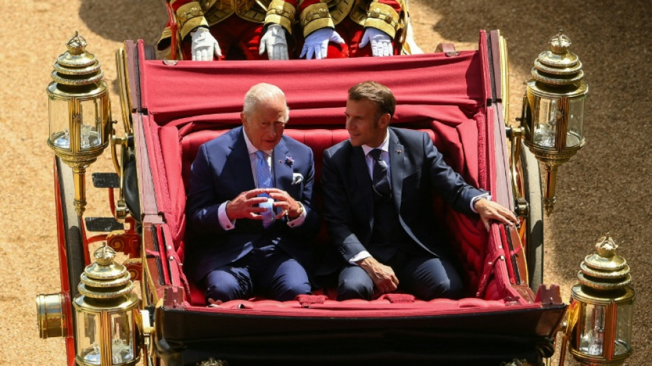 Macron pede reforço dos laços com Reino Unido em discurso no Parlamento britânico