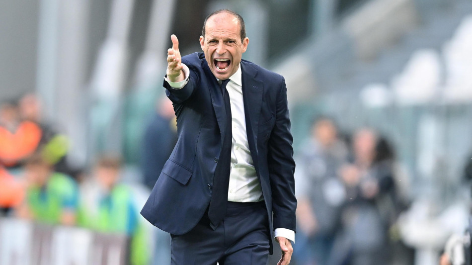 Calcio: Danilo saluta Allegri, 'mai mollato nelle difficolt&agrave;'