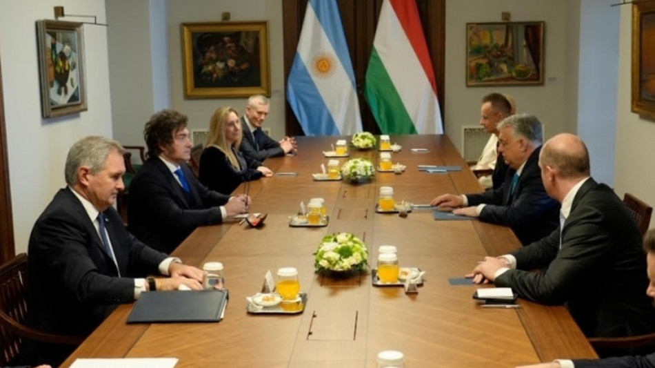 Milei da Orban, 'l'immigrazione che non si adatta &egrave; un'invasione'