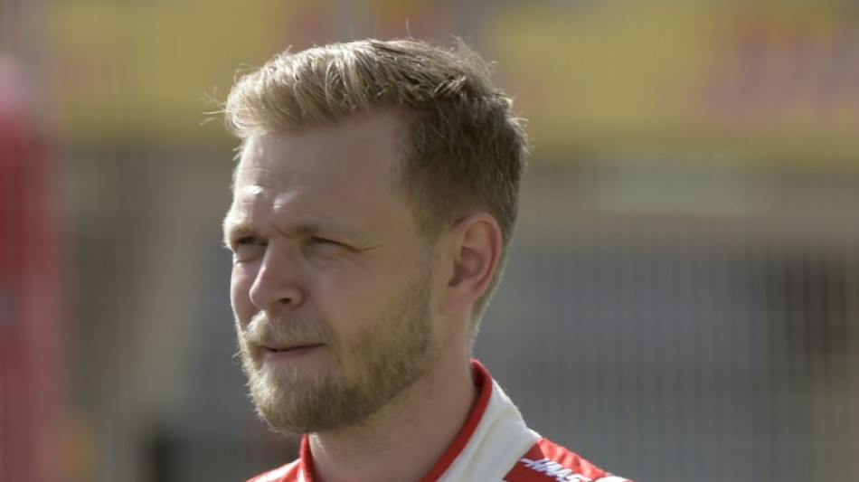 F1: Magnussen surprend Ferrari au deuxi&egrave;me jour des essais de Bahre&iuml;n
