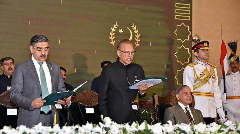 El nuevo primer ministro de Pakist&aacute;n presta juramento