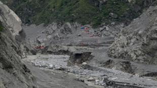 Zwei Versch&uuml;ttete mehr als eine Woche nach verheerender Sturzflut in Nepal gerettet 