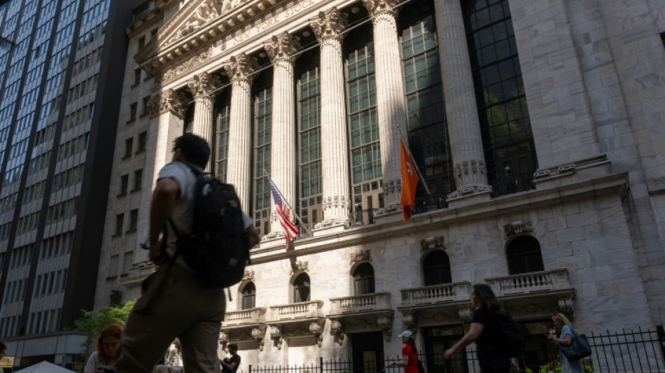 Wall Street fermement dans le vert apr&egrave;s de bonnes ventes au d&eacute;tail