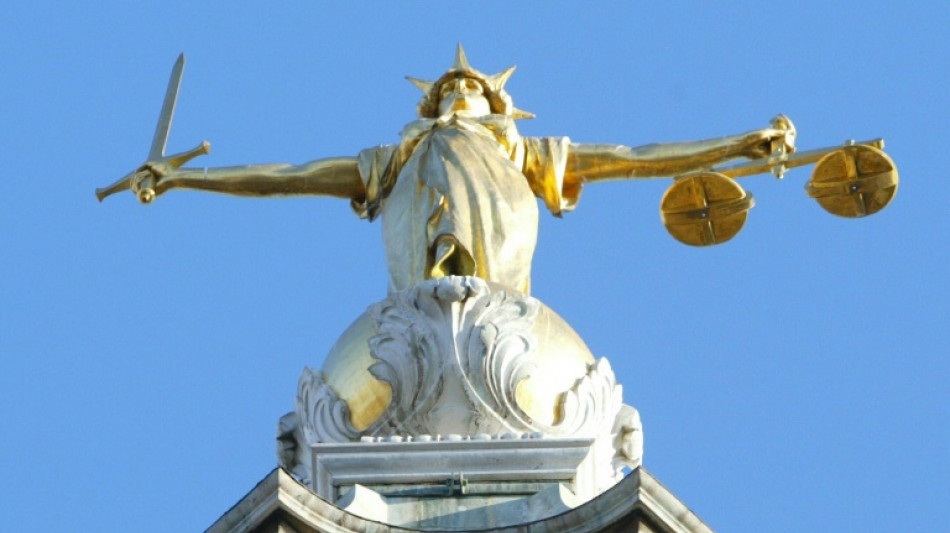 Trois Iraniens inculpés d'espionnage présentés devant la justice au Royaume-Uni