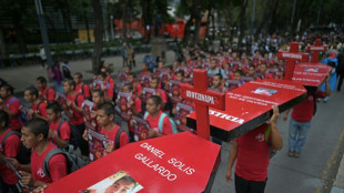 Miles marchan en M&eacute;xico para exigir respuestas al caso Ayotzinapa 12 a&ntilde;os despu&eacute;s
