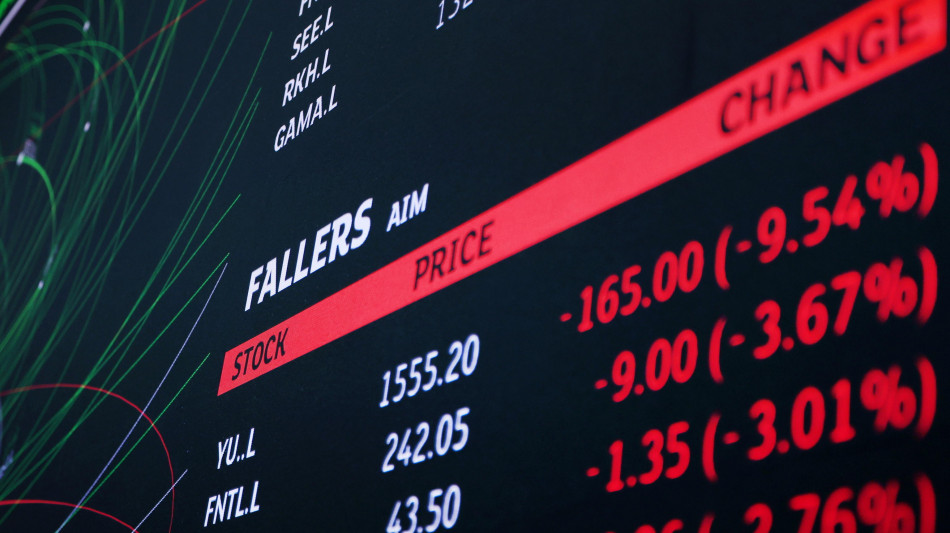 Borsa: l'Europa riduce il calo Wall Street debole, Milano -0,4%