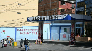 Choferes paralizan dos ciudades de Bolivia en protesta por la venta de gasolina contaminada