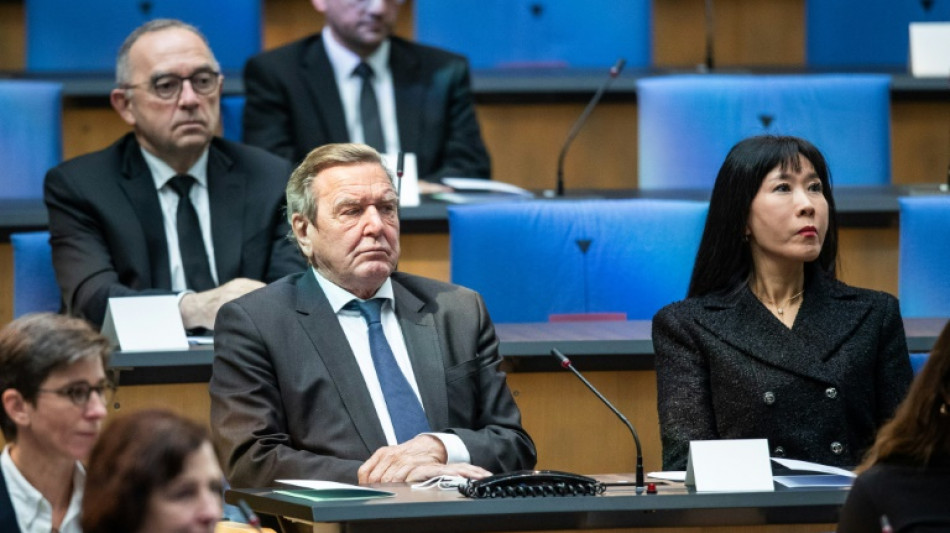 El excanciller alem&aacute;n Gerhard Schroeder ingresa en una cl&iacute;nica por agotamiento