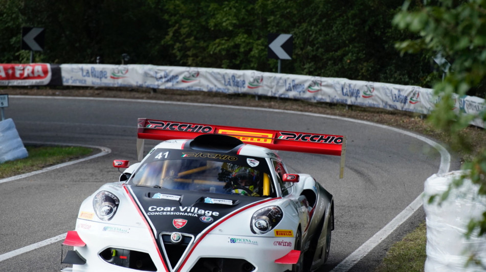 Auto:52/a cronoscalata della Castellana parte tra fascino e show
