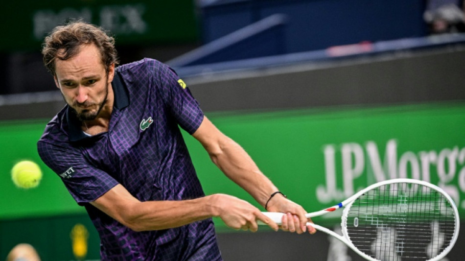 Medvedev to face De Minaur in Shanghai quarter-finals