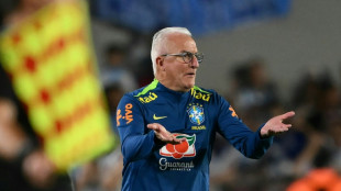 Dorival Júnior à beira do abismo após derrota histórica da Seleção