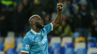 Lukaku stars as Napoli keep pressure on Serie A leaders Inter