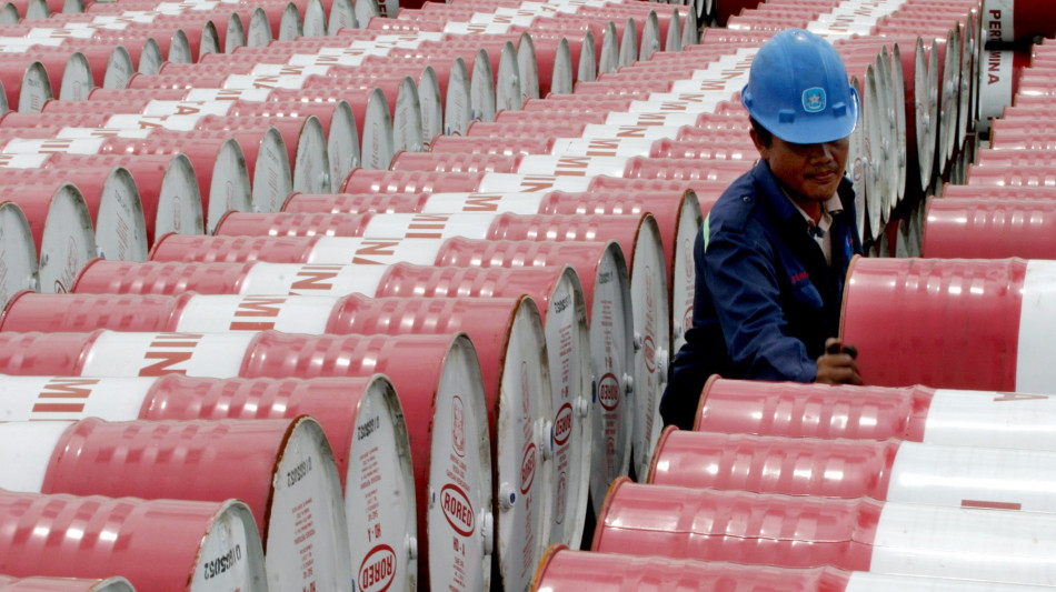 Il petrolio chiude poco mosso a New York a 61,53 dollari
