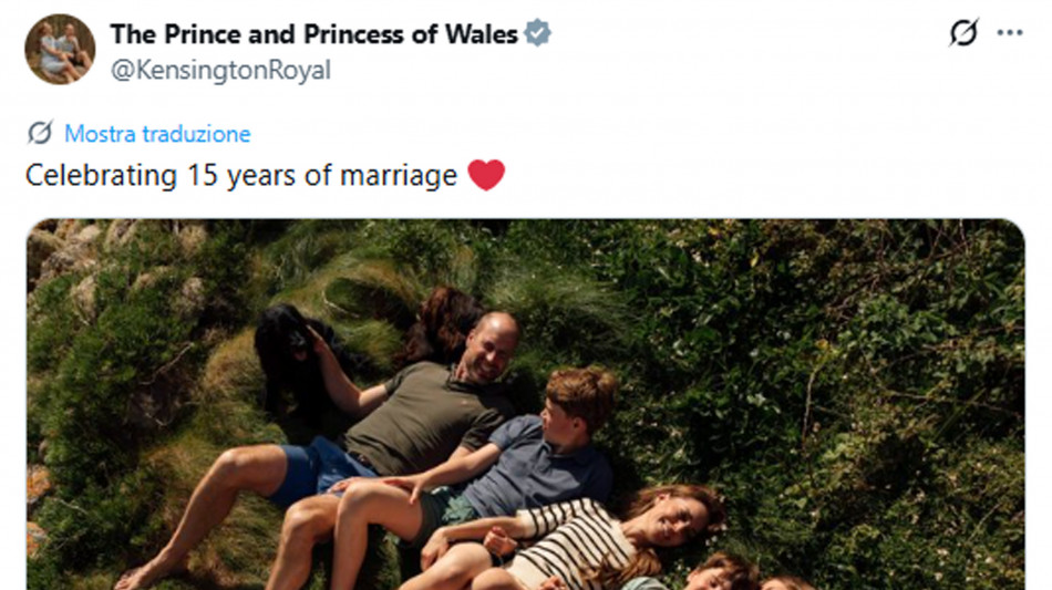 A piedi nudi nel parco, William e Kate celebrano i 15 anni di matrimonio