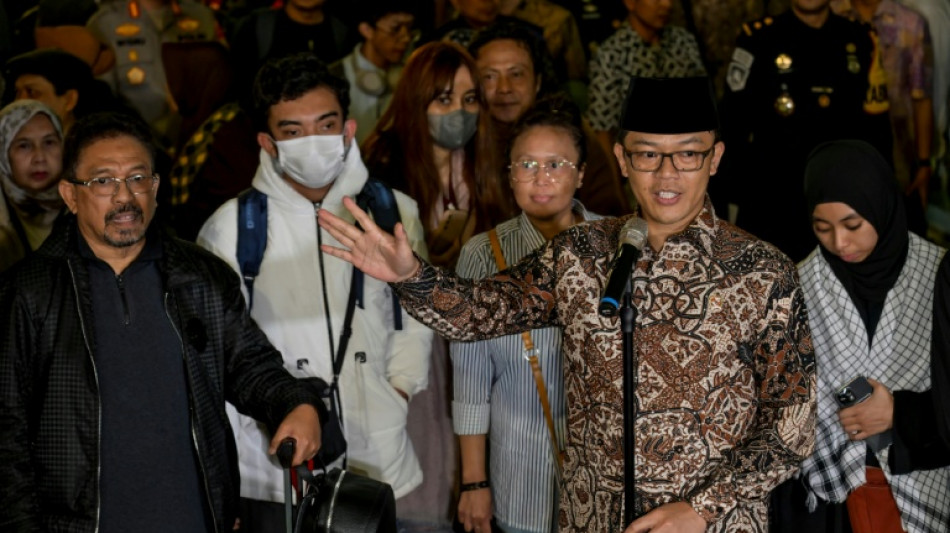 First group of Indonesians evacuated from Iran arrive home