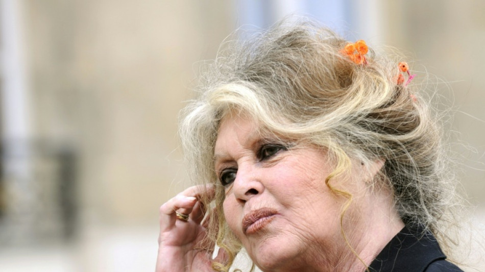'Estou bem', afirma Brigitte Bardot após rumores sobre sua saúde