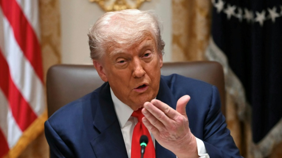 Trump dice que Maduro ofreció "de todo" para evitar escalada y anuncia ataque contra submarino