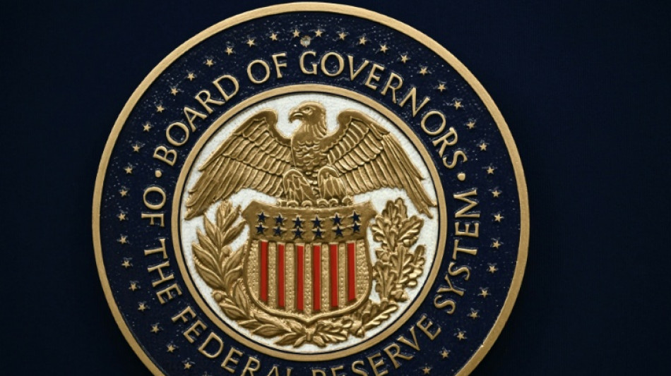 Stocks diverge on earnings, as oil steadies