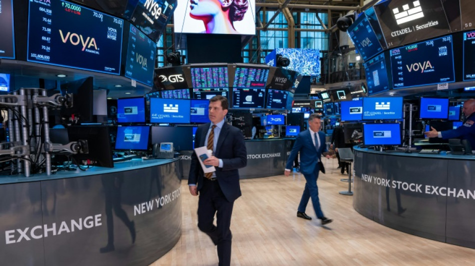 Wall Street dispers&eacute;e, non loin de l'&eacute;quilibre avant la Fed 