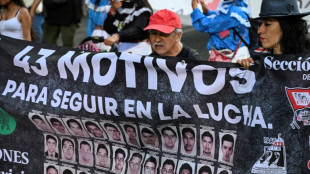 Detienen a una exjueza mexicana por la desaparición de los 43 estudiantes de Ayotzinapa