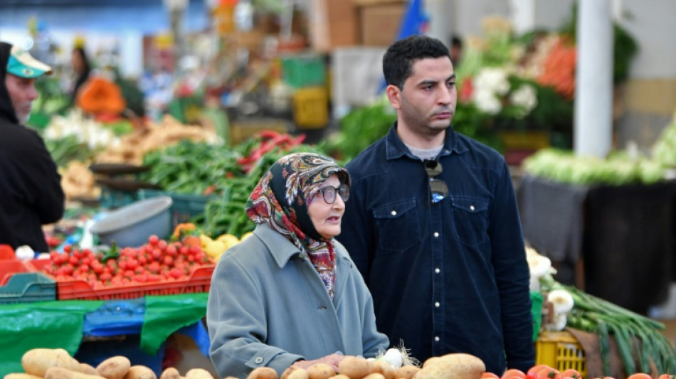 Un ramadan difficile pour des Tunisiens "&eacute;puis&eacute;s" par la chert&eacute; de la vie