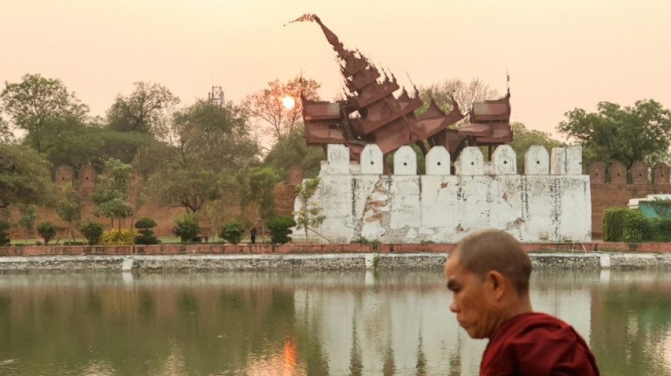 Séisme: une semaine de deuil national en Birmanie, le bilan dépasse 2.000 morts